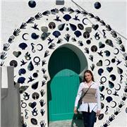 Soy Maestra en Educación Infantil, pero llevo dando clases particulares de cualquier asignatura y de idiomas Ingles y Francés