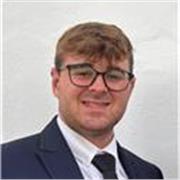 Profesor de informática apto para todas las edades y necesidades. 