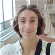 Soy patronista y diseñadora de moda con más de 8 años de experiencia en la industria. Imparto tanto online como presencial. 