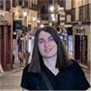 Titulada en Derecho y con experiencia en el ámbito bancario se ofrece para dar clases de forma online y presencial