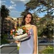 Egresada en traducción e interpretación.
Experiencia en clases de inglés previas.