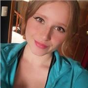 Maestra de artes audiovisuales y marciales nacida en México con años de experiencia