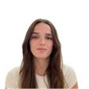 Profesora paciente especializada en TDAH y dificultades de aprendizaje.