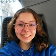 Professeure à domicile pour élèves allant de la maternelle à la fin du collège, je peux me déplacer pour faire cours ou en ligne.