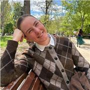Soy Luisa, alemana nativa, actualmente viviendo en Madrid. Me encanta compartir mi idioma y cultura de forma cercana y práctica.