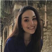 Studentessa laureanda in lingue culture e letterature europee con diploma in lingue straniere