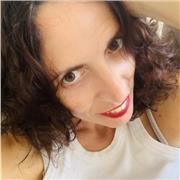 Apasionada de la historia, capacidad enseñar fácilmente , hacer currículo anula curso