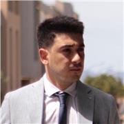 Chimico impartisce lezioni di chimica, fisica e matematica per gli studenti liceali e universitari