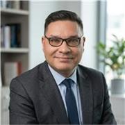 Clases de ecomomía, gestión de riesgos, gestión crediticia, especialmente para ONGs