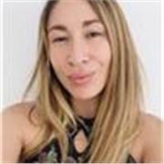 Profesora de francés dinámica y experta para personas de cualquier edad