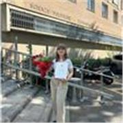 Laureata in Scienze Politiche, studentessa magistrale con esperienza come aiuto compiti.