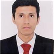 Profesor que imparte clases para niños de todas las edades