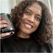 Tu penses être nul en anglais? Tu ne le penseras plus après nos cours! L’anglais est ma langue maternelle. On append en essayant!