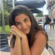 Profesora con experiencia de matemáticas e inglés