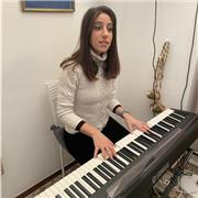 Offro lezioni private a bambini delle scuole elementari e medie, adattandole alle loro esigenze