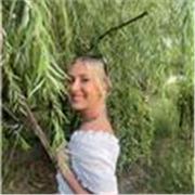 I provide private lessons aiming to improve your confidence in using the English language! 