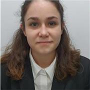 Universitaria Catalana busca trabajo para conseguir experiencia y ganarse un dinero.