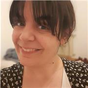 Nativa del español graduada en eseñanza de la lengua, ofrece clases de español a todos los niveles, preparación al DELE incluida