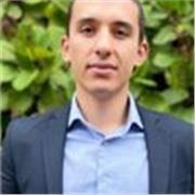 Entrenador de voleibol especializado en armadores y receptores