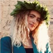 Sono Beatrice, ho 26 anni e sono in possesso di una laurea magistrale in Lettere moderne. Le discipline umanistiche sono la mia passione