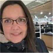 Soy docente universitaria con nivel nativo en español y catalán y experiència en enseñar español a Franceses y otros extranjeros.