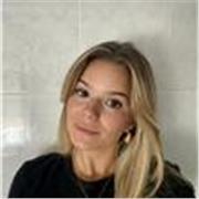 Profesora de pedagogía a alumnado de todas las etapas educativas