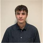 Estudiante de Universidad Complutense de Madrid, y hablo Ingles desde pequeño. Puedo hablar a todo tipos de gente para aprender.