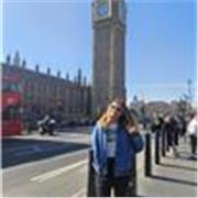 Soy una tutora de inglés con amplia experiencia en el extranjero y enseño a estudiantes de todas las edades