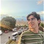 Estudiante de Medicina con conocimientos en los modelos de examen PAU, especialmente para asignaturas de la rama de salud