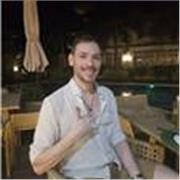 Insegnante di Italiano madrelingua impartisce lezioni per stranieri