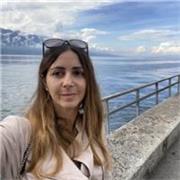 Professeure d’Italien de langue maternelle. Enseignante d’Italien expérimentée certifiée Montessori et diplômée de La Sorbonne