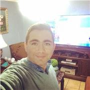 Profesor de español dicta clases de todas las edades