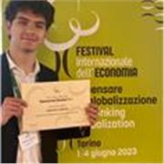 Studente universitario offre ripetizioni di diritto per studenti delle scuole superiori