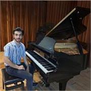 Hallo zusammen,
ich bin Amirhossein Mashayekh.

Ich bin Absolvent des Konservatoriums für Musik im Iran sowie der Universität der