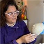 Doy clases didácticas a niños y adultos en Valencia. Te acompaño a realizar tus creaciones, aprendiendo técnicas de construcción