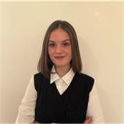 Laureanda in interpretariato e traduzione, offre lezioni online di inglese e spagnolo