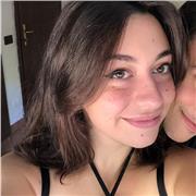 Insegnante certificata C1 per ripetizioni e lezioni a tutte le età e livelli