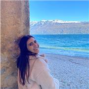 Studentessa di lingue al liceo linguistico