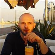 Apasionado de la fotografía con formación técnica y experiencia práctica en creación de contenido visual.