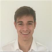 Professeur de chimie principalement, mais je peux aussi dépanner en mathématiques ou en physique. J'ai désormais deux d'expérience dans ce milieu