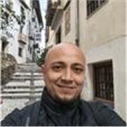 Me defino como un facilitador lingüístico con un enfoque corporativo y técnico. Cuento con una sólida trayectoria profesional.