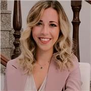 Peer educator impartisce ripetizioni di inglese, francese, italiano, latino e diritto a studenti di scuole medie e superiori