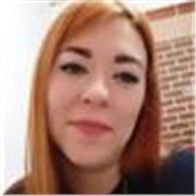 Profesora de español imparte clases para practica