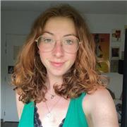 Je donne des cours particuliers aux élèves du primaire et du secondaire.