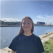 Étudiante HSE aide aux devoirs en SVT jusqu’au lycée