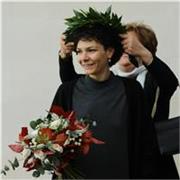 Laureata in Scienze dello spettacolo, ti aiuterò nello studio della storia dell'arte, con un approccio creativo e coinvolgente.