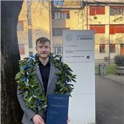 Personal Trainer laureato in magistrale Scienze dello Sport e della Prestazione Fisica. Online o in presenza a Verona.