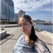 Profesor de apoyo escolar virtual para la clase de inglés