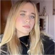 Profesora de matemáticas apta para alumnos de secundaria y bachillerato social. 