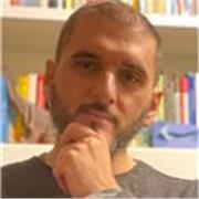 Offro lezioni, attraverso un metodo che mi permette di elaborare un percorso su misura, che si adatta alle specifiche esigenze.